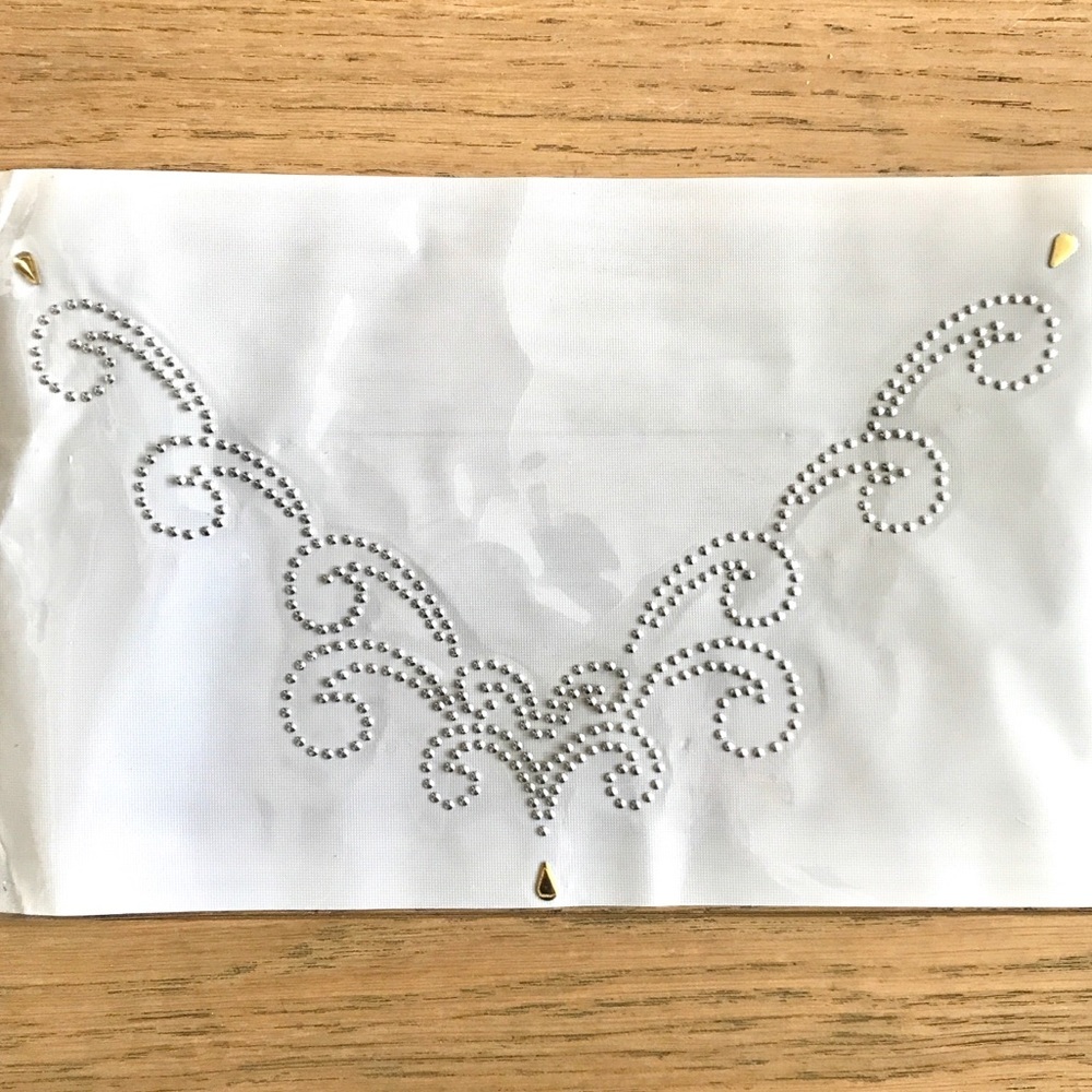 T-Shirt Hotfix - Iron On Necklace